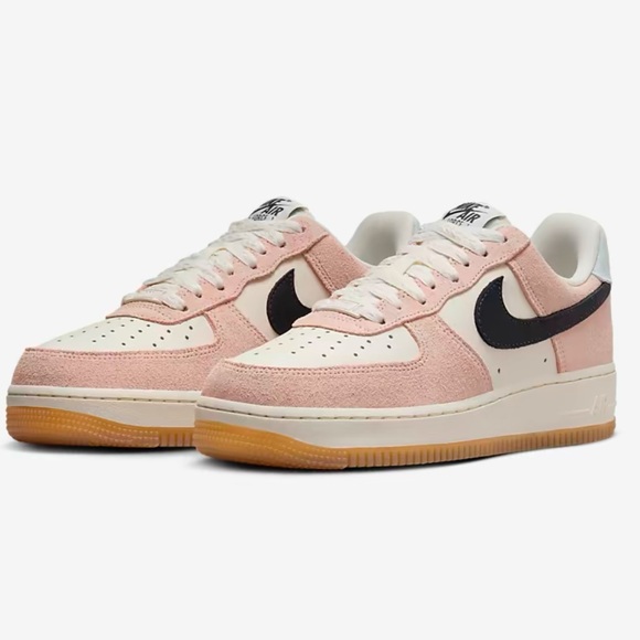Nike Air Force 1'07
Women's Shoes - Picture 10 of 16